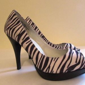 Mossimo  fabric open toed pumps zebra strip